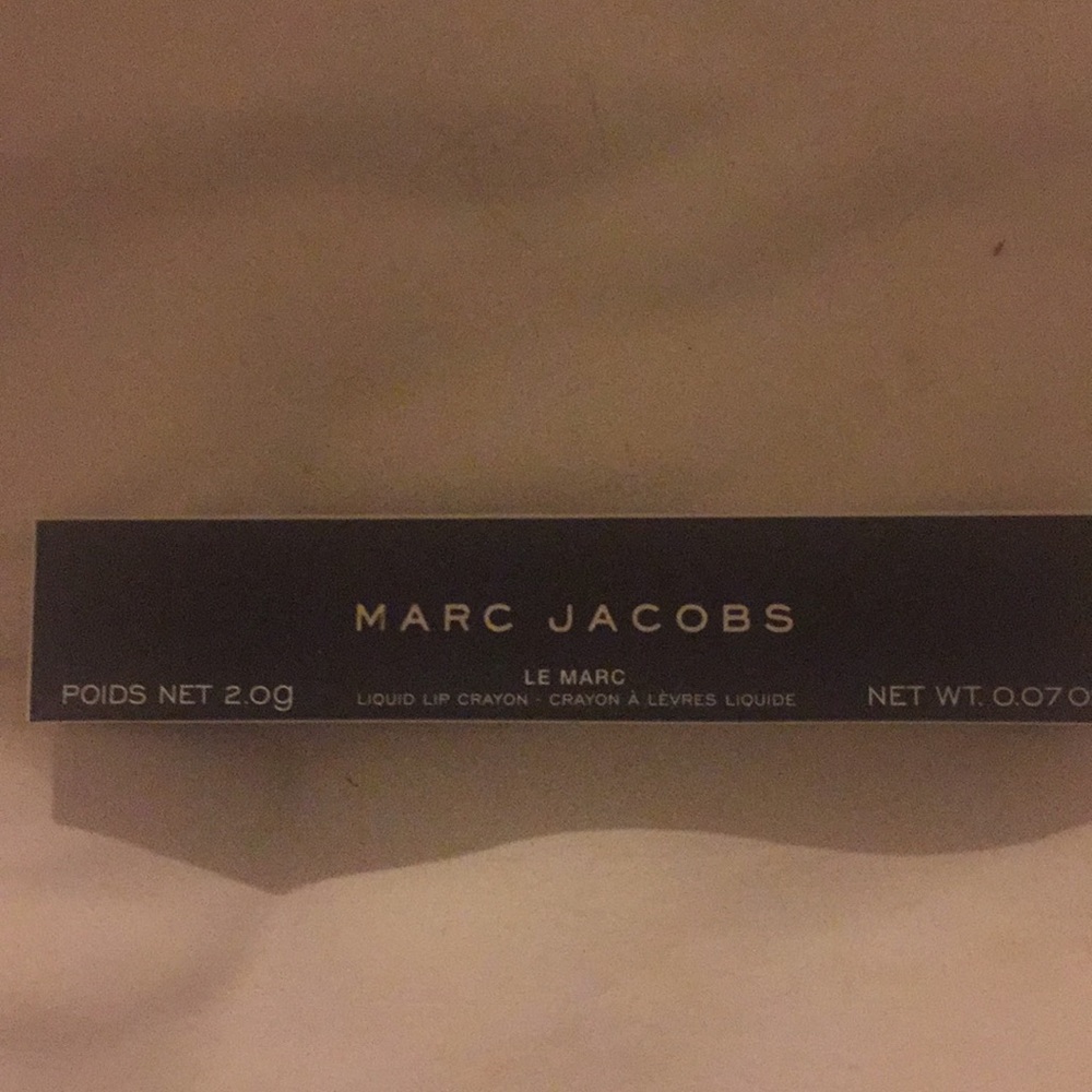 Marc Jacobs Liquid Lip Crayon in Burn Notice